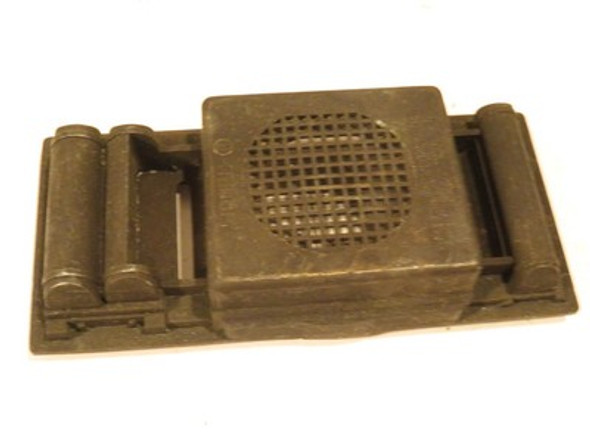 LIONEL PART DIECAST BATTERY COVER FOR LATER LIONEL FM TRAINMASTER - NEW - M59|396717862111