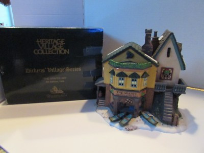 DEPT 56 57534 THE GRAPES INN 5TH EDITION 1996 DICKENS LIGHTED BLDG HAS CHIP D13|297540682184