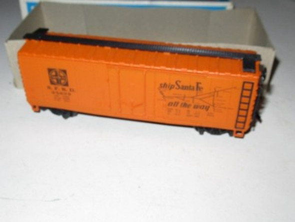 HO TRAINS -MODEL POWER U.S. SANTA FE REEFER- LATCH COUPLERS- LN- BOXED - B2|396975651354