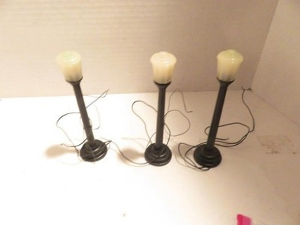 LIONEL POST-WAR - THREE STREET LIGHTS- PLASTIC - WORK FINE- 0/027 - H43|297562138525