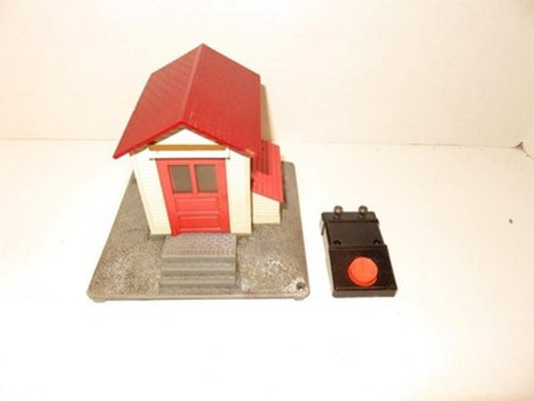 LIONEL POST-WAR TRAINS- 125 WHISTLING STATION- WORKS FINE -EXC. - S7|396988866151