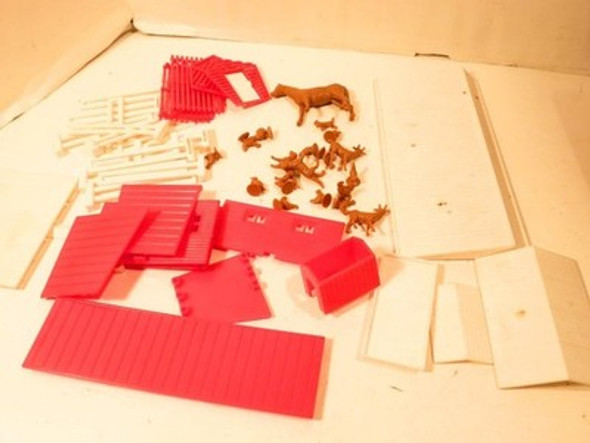 LIONEL TRAINS POST-WAR 957 FARM BLDGS & ANIMALS  SET- 0/027- BOXED- EXC. - S31P|397157166640