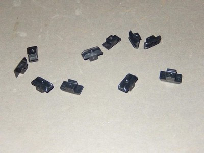 LIONEL PART -TT-308 -  PLASTIC SLIDE SHOES -BULK -10 PIECES -NEW- W46Q