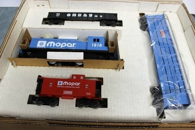 LIONEL-  11818- CHRYSLER MOPAR LIMITED EDITION TRAIN SET- 0/027-  NEW - SH