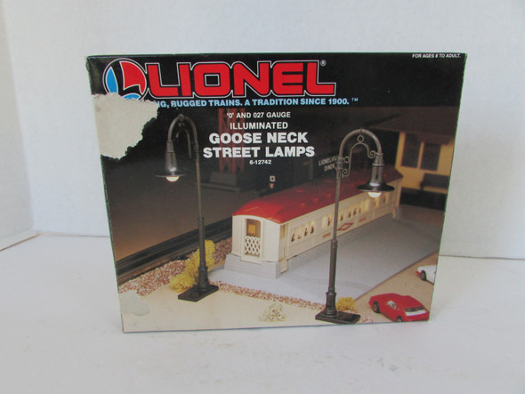 Lionel 6-12742  Illuminated Goose Neck Street Lamps Boxed New  SH