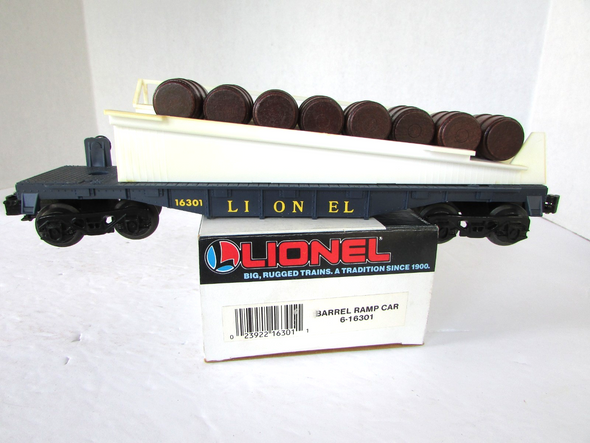 Lionel  16301 Barrel Ramp Car with Barrels  Used Boxed  SH