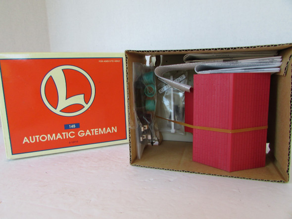 Lionel 12713 #145 Automatic Gateman 1997 Red Yellow  New  SH