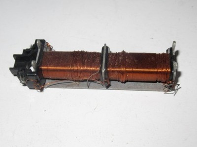 LIONEL POST-WAR PART TWO COILS (SWITCH TRACKS?) -SR160- (2)