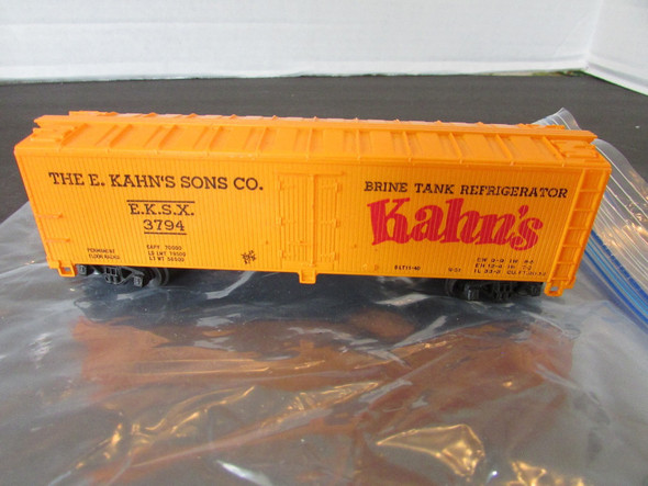 Mantua E.K.S.X. Kahn's  Reefer Car Orange  no box HO  S31P