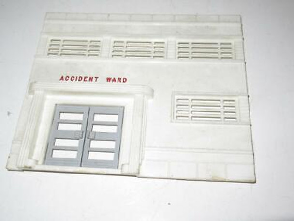 VINTAGE  PLASTICVILLE HOSPITAL PART- 'ACCIDENT WARD' PIECE - FAIR- M30