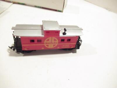 HO TRAINS VINTAGE LIFE-LIKE SANTA FE CABOOSE- LATCH COUPLERS- EXC.- S31HH