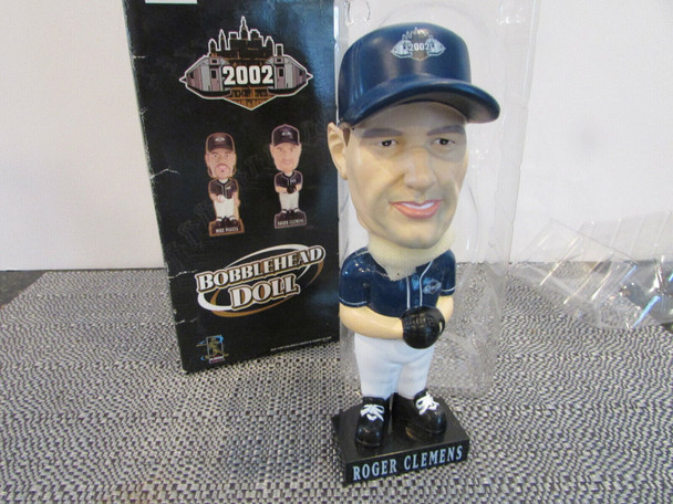 2002 MLB BASEBALL BOBBLEHEAD DOLL ROGER CLEMENS COLLECTIBLE FIGURINE S1
