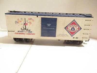 G SCALE - USA TRAINS FIREWORKS BOXCAR - METAL WHEELS- EXC - NO BOX - HB1