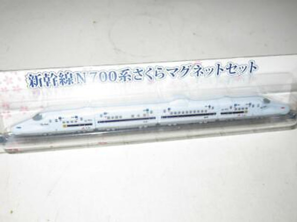 MINIATURE JAPANESE BULLET TRAIN - ON CARD- NEW- M10