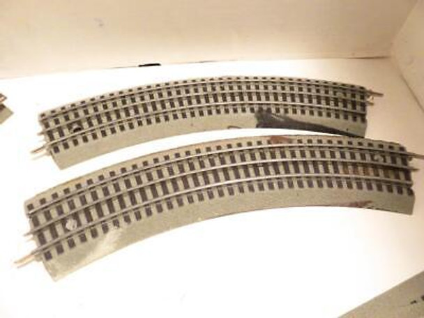 LIONEL FASTRACK 12033- 036 CURVE TRACKS-2 SECTIONS- USED - S27