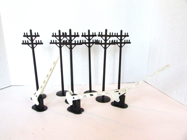 VTG LOT OF 6 MARX TELEPHONE POLES & 3 MANUAL CROSSING GATES VILLAGE ACCESS   L13