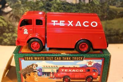 ERTL - DIECAST - 1949 TEXAC0 WHITE TILT CAB TANK TRUCK BANK - NEW- 8" LONG - W62