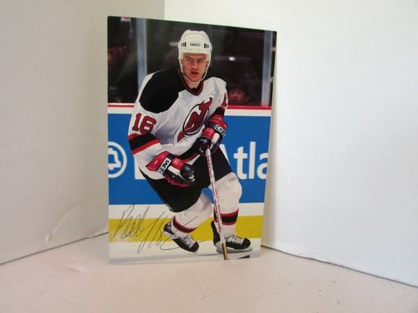 NEW JERSEY DEVILS NHL BOBBY HOLIK #16 CENTER SIGNED POSTCARD SOUVENIER LotD