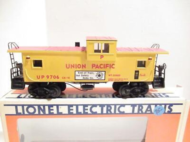 LIONEL TRAINS 19706 UNION PACIFIC LIGHTED CABOOSEW/SMOKE - 0/027- LN- BOXED-B25