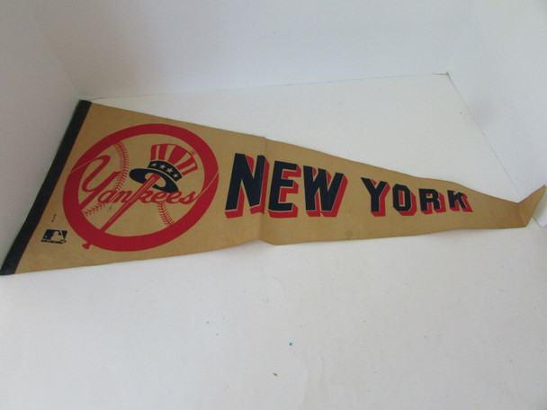 VTG MLB NEW YORK YANKEES PENNANT FULL SIZED 28-3/4" YELLOWED WITH AGE  S1 VTG MLB NEW YORK YANKEES PENNANT FULL SIZED 28-3/4" YELLOWED WITH AGE  S1