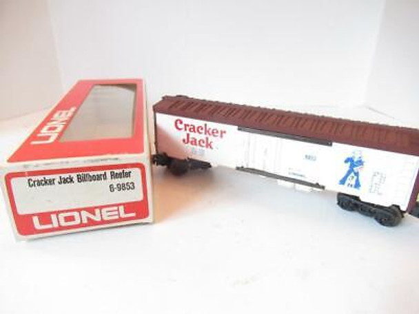 LIONEL MPC - 0/027 SCALE - 9853 WHITE CRACKER JACK  BILLBOARD REEFER- NEW - B6
