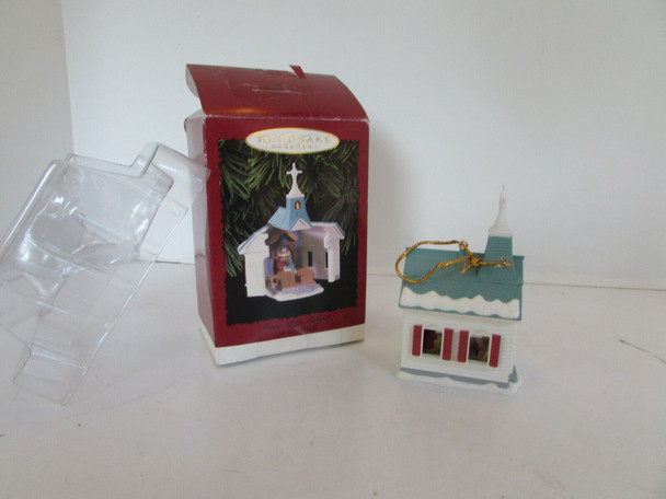 HALLMARK ORNAMENT COME ALL YE FAITHFUL 1996 CHURCH W/CRECHE LotD
