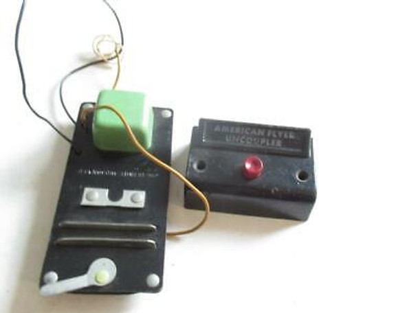 AMERICAN FLYER  - POST-WAR - REMOTE UNCOUPLER W/CONTROLLER  - GOOD- M45