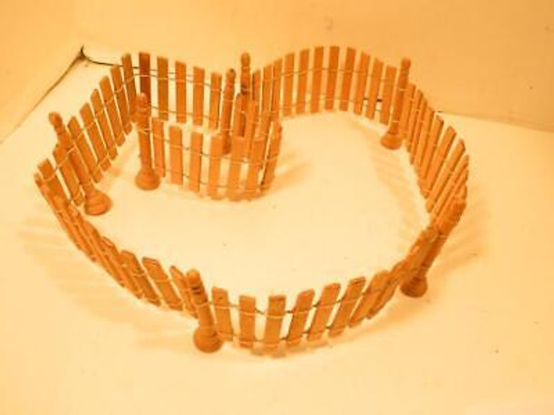 G SCALE ACCESSORY- ROLL OF FENCES - 2 3/4" X 32" -  EXC. - S31WW