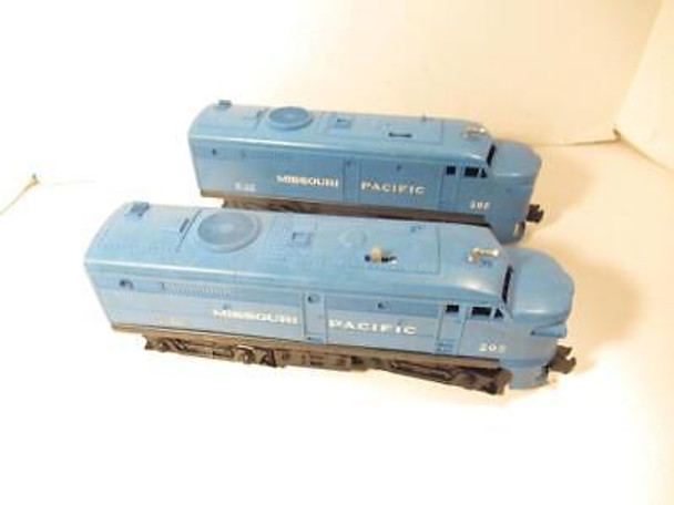 LIONEL TRAINS POST-WAR 205 MISSOURI PACIFIC AA SET W/METAL NOSE- 027- BXD- HB2