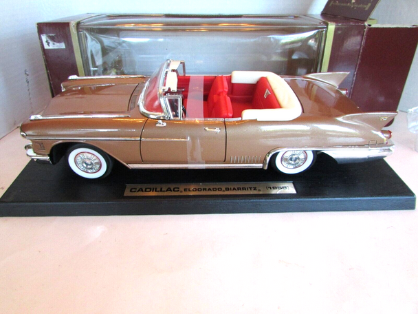 Road Legends 92158 Cadillac Eldorado Biarritz 1958 Diecast 1/18 Convertible