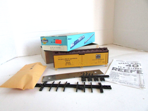 Athearn 5214 HO Unassembled Train Kit Western Pacific 40' Ice Reefer Car  S30