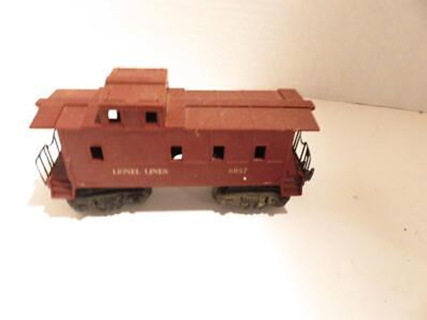 LIONEL POST-WAR TRAINS TWO CABOOSES- 6017 / 6037 - FAIR- 027 - M13