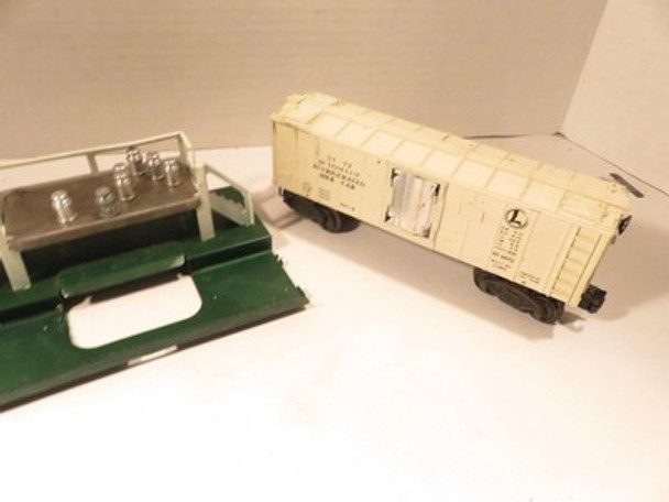 LIONEL TRAINS  POST-WAR 3472 OPER. 027 MILK  CAR - WORKS OK - METAL DOORS -W51