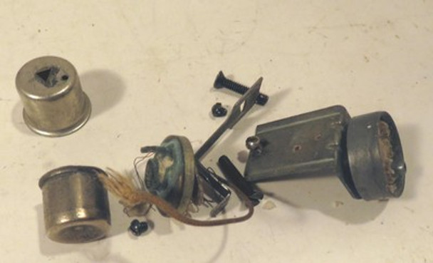 LIONEL PART - POST-WAR SMOKE UNIT PARTS- SMALL MIX -SR35