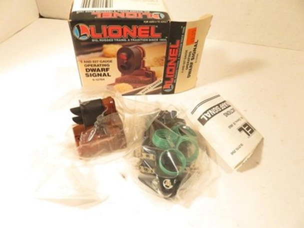 LIONEL 12704 - OPERATING DWARF SIGNAL W/CONTACTOR PLATE- BOXED - NEW - S31SS
