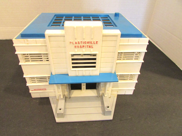 Bachmann Plasticville O/S  Scale Hospital 2 Damaged side walls Incomplete PR