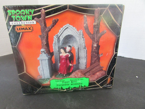 Lemax 93723 First Bite Tabletop Halloween Decoration Spooky Town D3