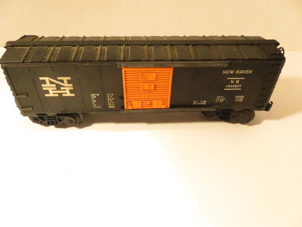 LIONEL POST-WAR - 6464-425 NEW HAVEN BOXCAR- PLASTIC TRUCKS- EXC-. BXD- B6R
