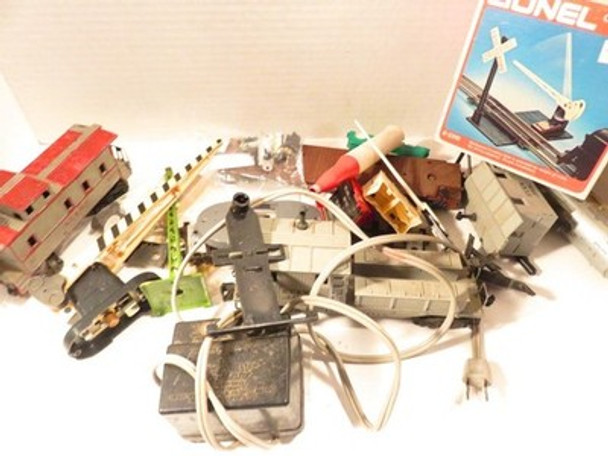 LIONEL & OTHER- MIXED TRAINS / ACCESSORIES- ETC- GOOD FOR PARTS ETC - S18 LIONEL & OTHER- MIXED TRAINS / ACCESSORIES- ETC- GOOD FOR PARTS ETC - S18