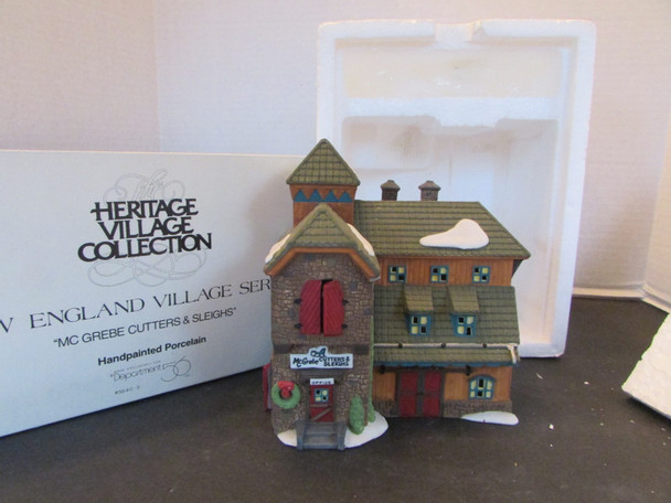 Dept 56 56405 McGrebe Cutters & Sleighs New England Village Building  no cord D7