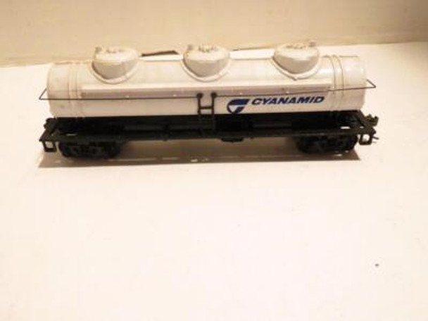 HO TRAINS - VINTAGE BACHMANN CYNAMID TANK CAR- KNUCKLE COUPLERS- EXC.-S31W|395818252122