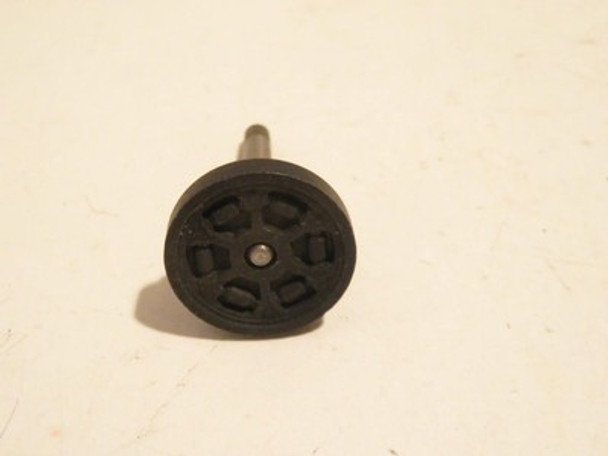 LIONEL POST-WAR ORIGINAL  GG-1 PART - BLIND GEARED WHEEL W/AXLE- SR103|396719406386