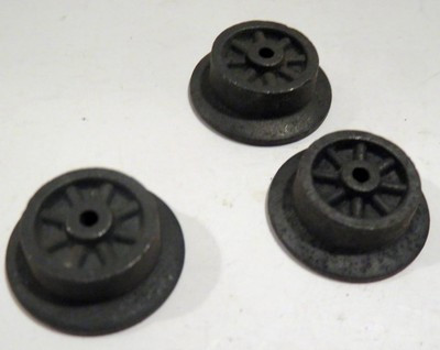 LIONEL PART POST-WAR - THREE SMALL WHEELS - APPROX 3/4" WIDE - SR141C|396735939356