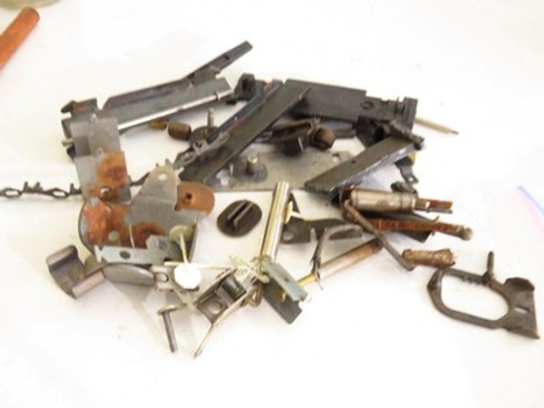 LIONEL TRAINS PART POST-WAR GOOD  PARTS ASSORTMENT(C) - ORIGINAL- S14|396744510981