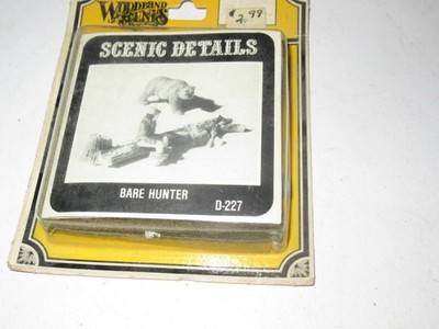 HO TRAINS- VINTAGE WOODEN SCENICS D227 BEAR HUNTER WHITE METAL KIT-NEW--S32|297552312187