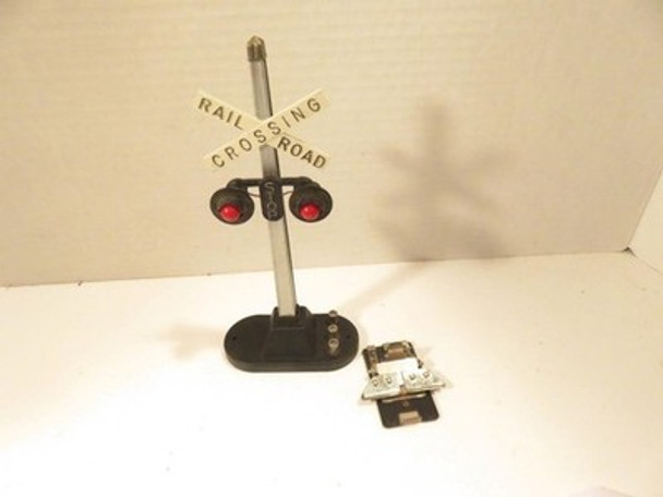 LIONEL TRAINS POST-WAR 154 HIGHWAY FLASHER SIGNAL WORKS GOOD -W/PLATE- EXC.- S10|357507922791