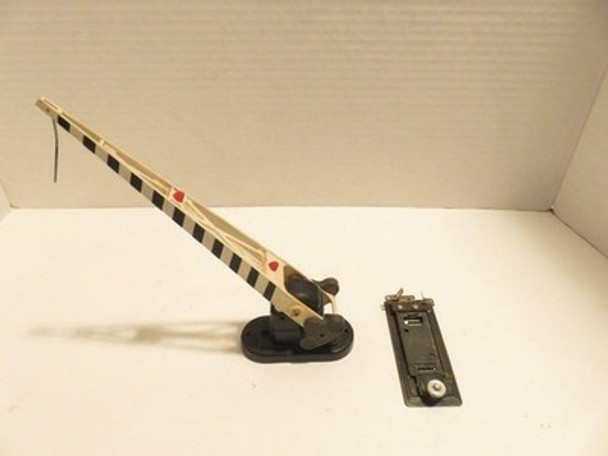 LIONEL POST-WAR- -12714- OPERATING CROSSING GATE W/145C CONTACTOR- FAIR - H10|396988866118