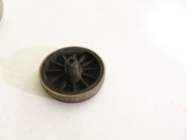 LIONEL PART(F)- POST-WAR 1666M-7 CENTER WHEEL W/STUB- ORIGINAL - SR141|357655315542