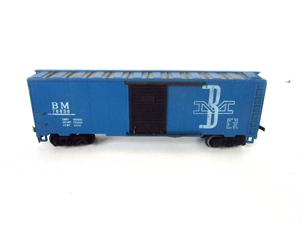 HO Mantua Boston & Maine Blue Boxcar #70056 Black Sliding Doors  W79