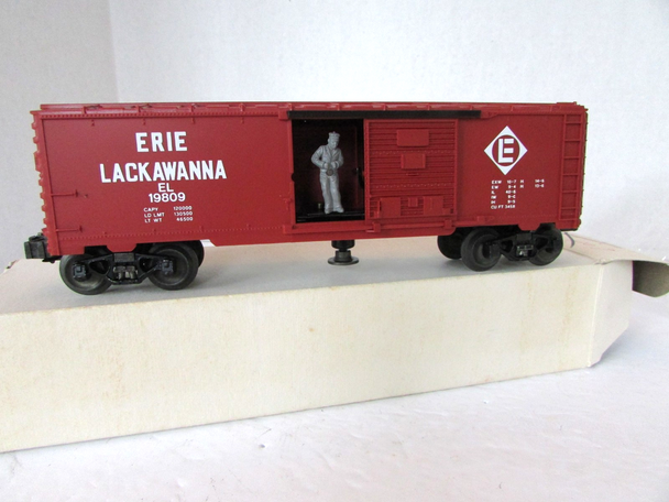 Lionel 19809  Erie Lackawanna Operating Boxcar 1988 w/Mailbag wrong box   B12